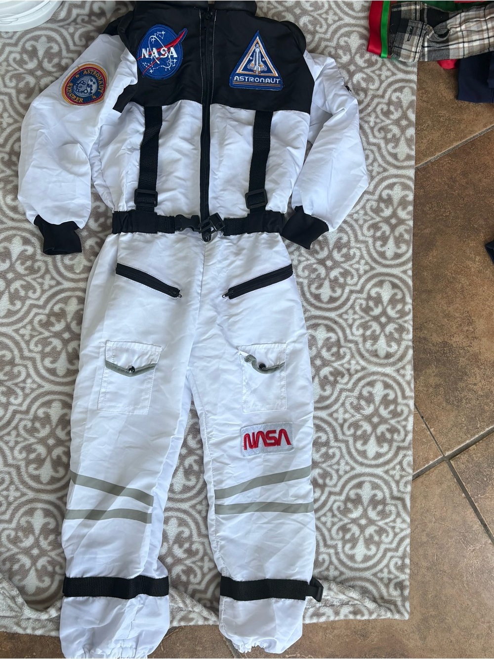 NASA White Astronaut Costume Jumpsuit with Helmet - Picture 5 of 6